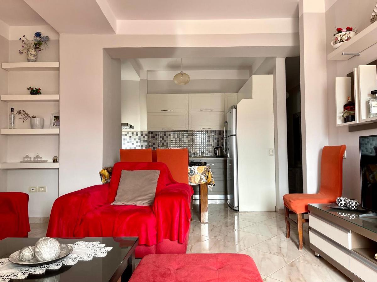 Hotel Queen Isabella Premium à Vlorë Extérieur photo